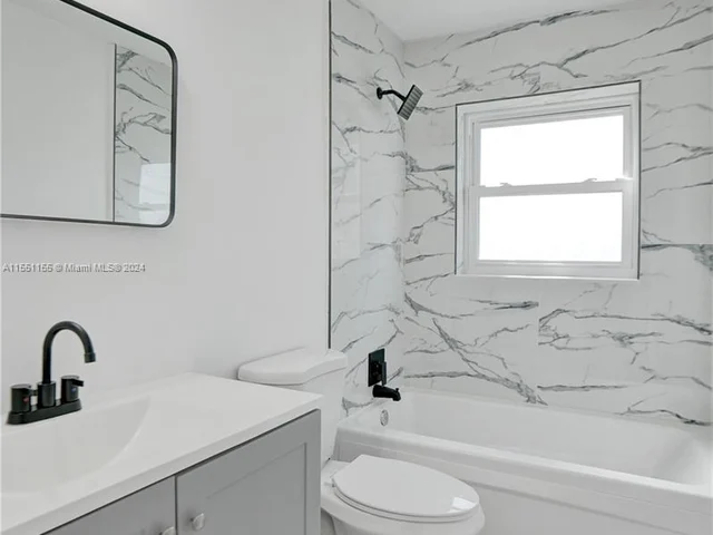 2640 NW 47th Ave, Lauderhill FL 33313