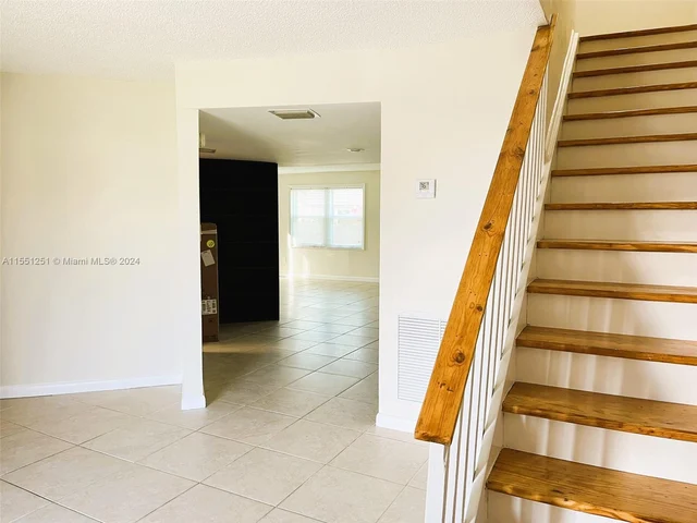 327 Gulfstream Rd, Dania Beach FL 33004