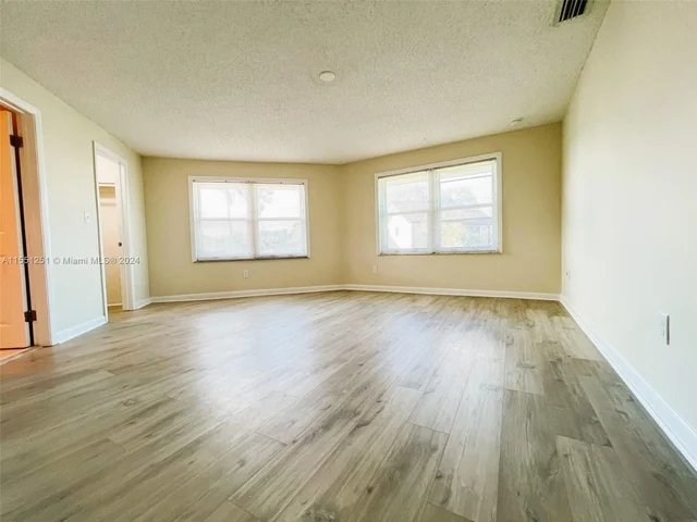 327 Gulfstream Rd, Dania Beach FL 33004