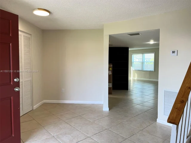 327 Gulfstream Rd, Dania Beach FL 33004