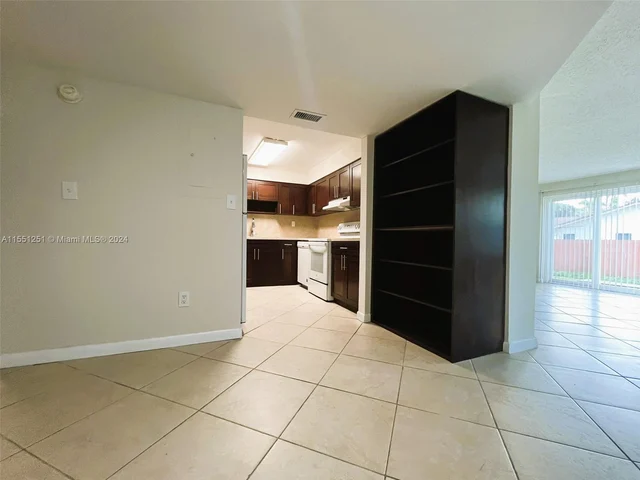 327 Gulfstream Rd, Dania Beach FL 33004