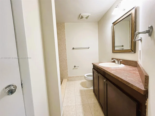 327 Gulfstream Rd, Dania Beach FL 33004