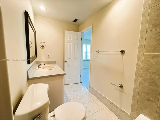 327 Gulfstream Rd, Dania Beach FL 33004