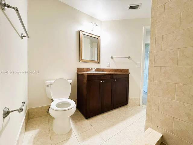 327 Gulfstream Rd, Dania Beach FL 33004