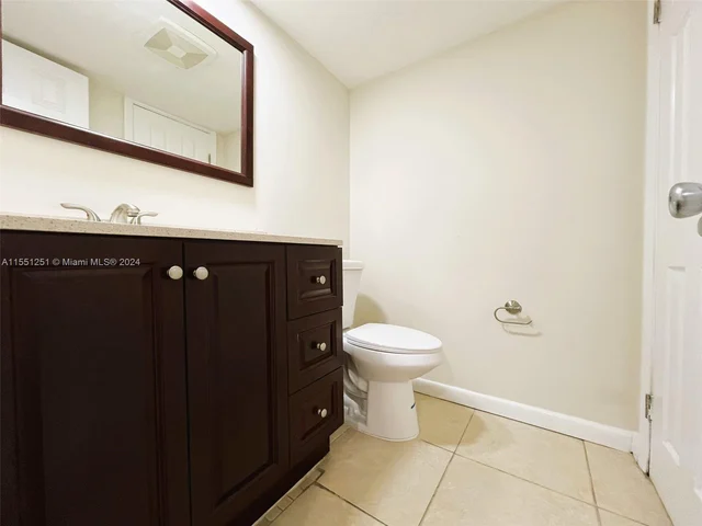 327 Gulfstream Rd, Dania Beach FL 33004