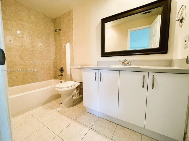 327 Gulfstream Rd, Dania Beach FL 33004