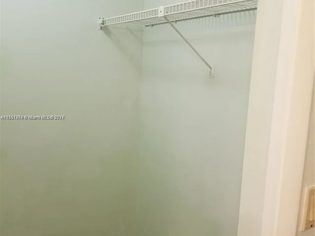 369 Lakeview Dr # 204, Weston FL 33326