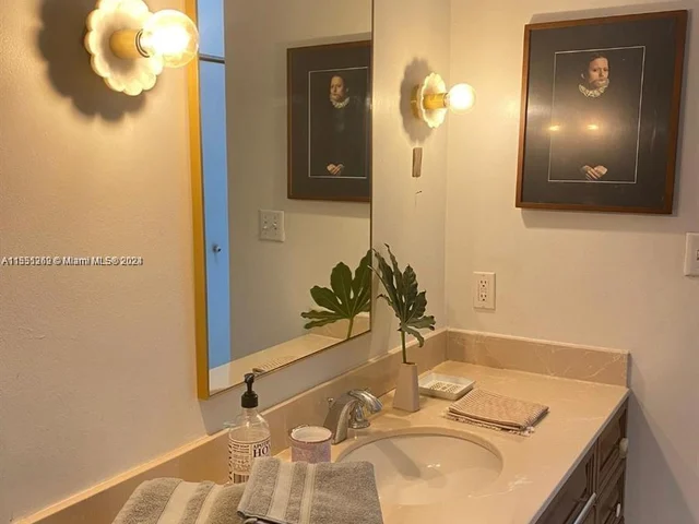 2001 Biscayne Blvd # 2306, Miami FL 33137