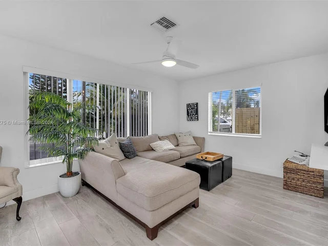 1732 NE 56th Ct # 2, Fort Lauderdale FL 33334