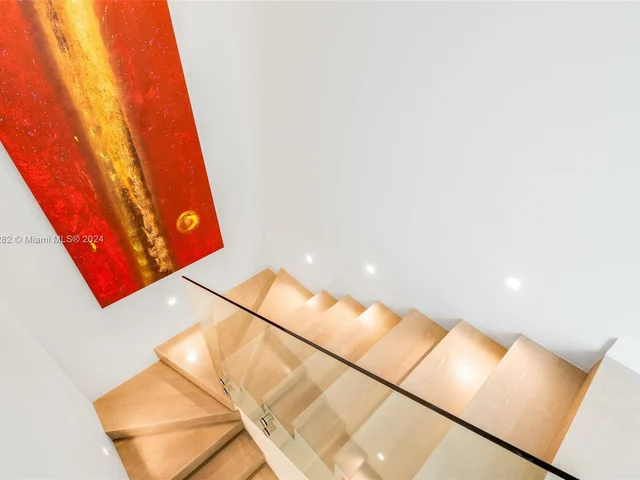 8641 Arboretum Ln, Miami FL 33138