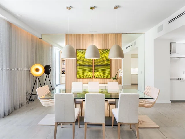 8641 Arboretum Ln, Miami FL 33138