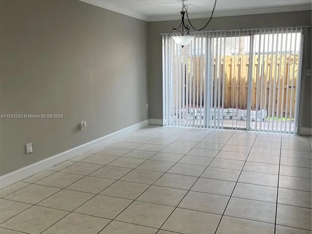 2243 NW 170th Ave, Pembroke Pines FL 33028