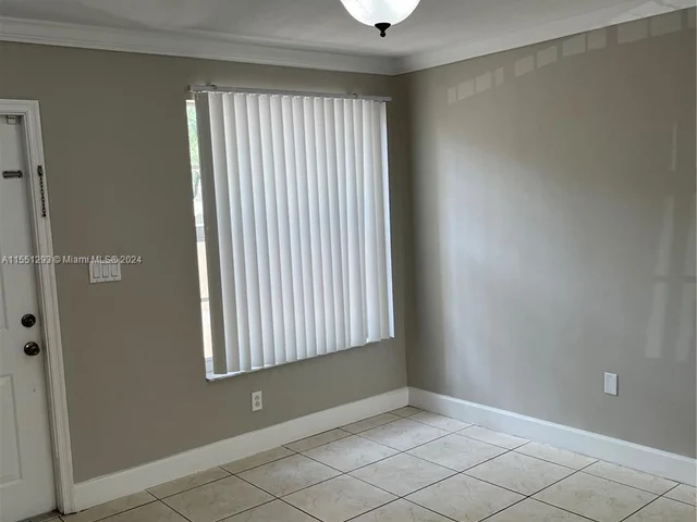 2243 NW 170th Ave, Pembroke Pines FL 33028