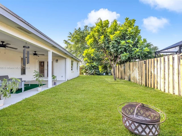 303 NW 41st Ave, Deerfield Beach FL 33442