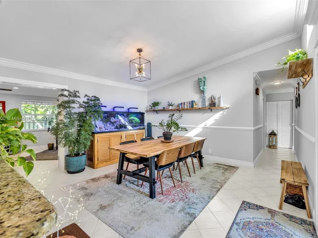 303 NW 41st Ave, Deerfield Beach FL 33442