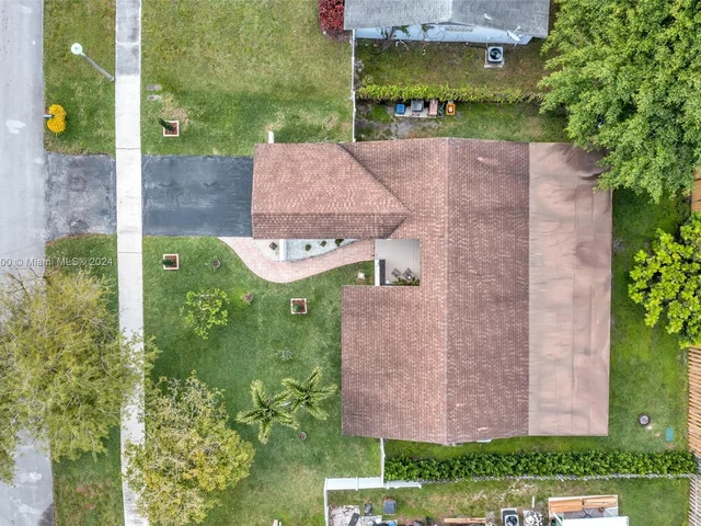 303 NW 41st Ave, Deerfield Beach FL 33442