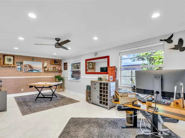 303 NW 41st Ave, Deerfield Beach FL 33442