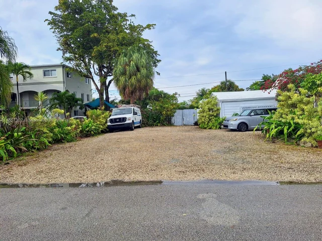 1005 NE 17th St, Fort Lauderdale FL 33305