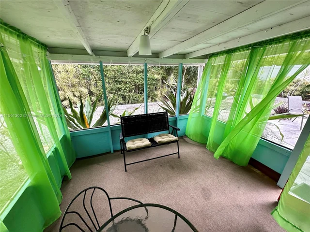 1005 NE 17th St, Fort Lauderdale FL 33305