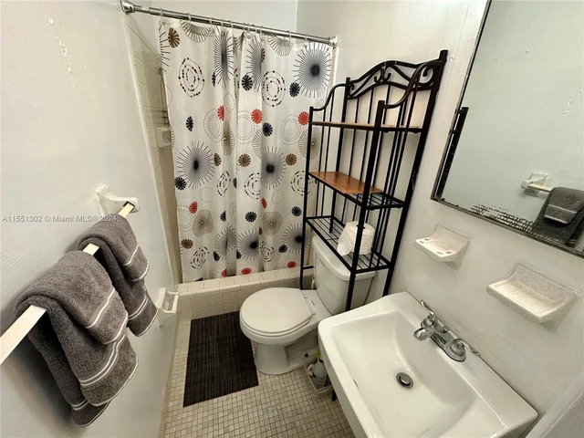 1005 NE 17th St, Fort Lauderdale FL 33305