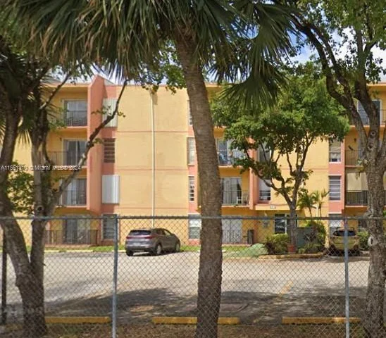 4707 NW 7th St # 8, Miami FL 33126