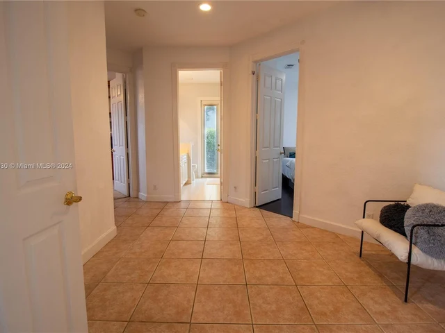 563 NW 120th Dr, Coral Springs FL 33071