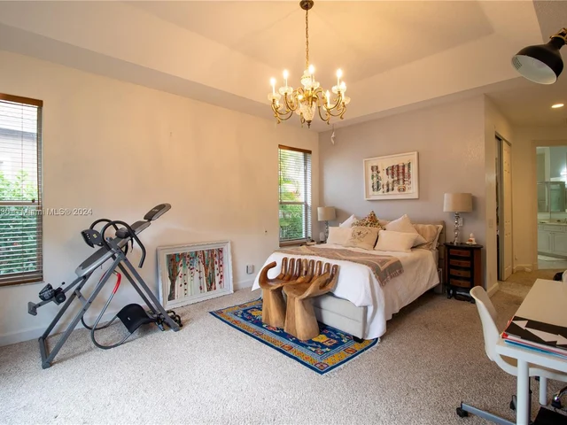 563 NW 120th Dr, Coral Springs FL 33071