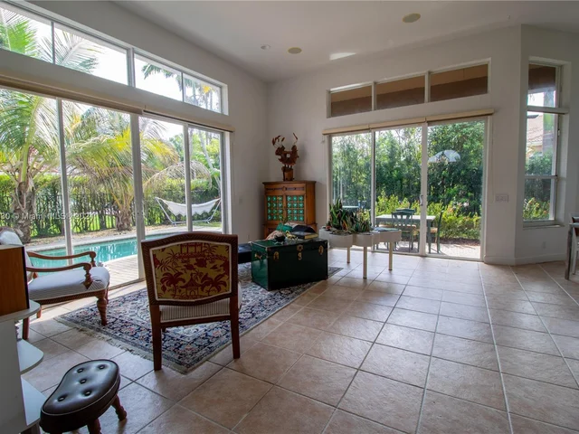 563 NW 120th Dr, Coral Springs FL 33071