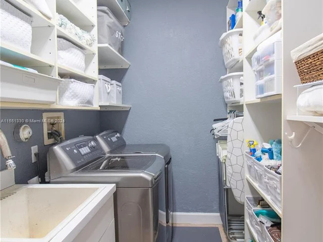 563 NW 120th Dr, Coral Springs FL 33071