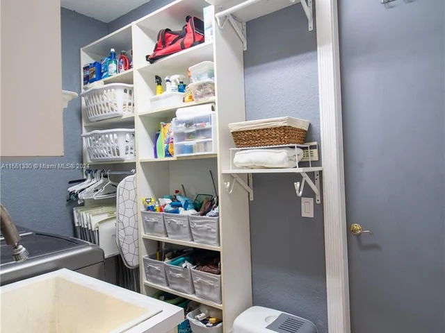 563 NW 120th Dr, Coral Springs FL 33071