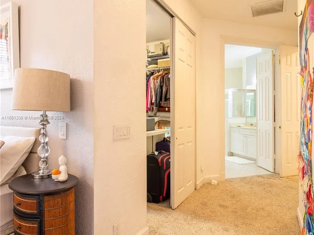 563 NW 120th Dr, Coral Springs FL 33071