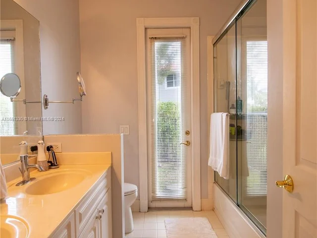 563 NW 120th Dr, Coral Springs FL 33071