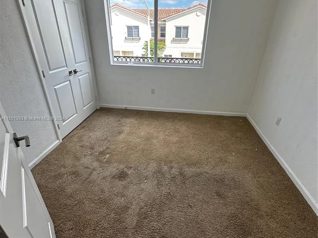 2810 NW 181st St, Miami Gardens FL 33056