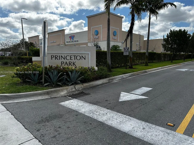 2810 NW 181st St, Miami Gardens FL 33056