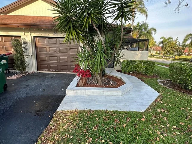 6027 NW 91st Ave, Tamarac FL 33321