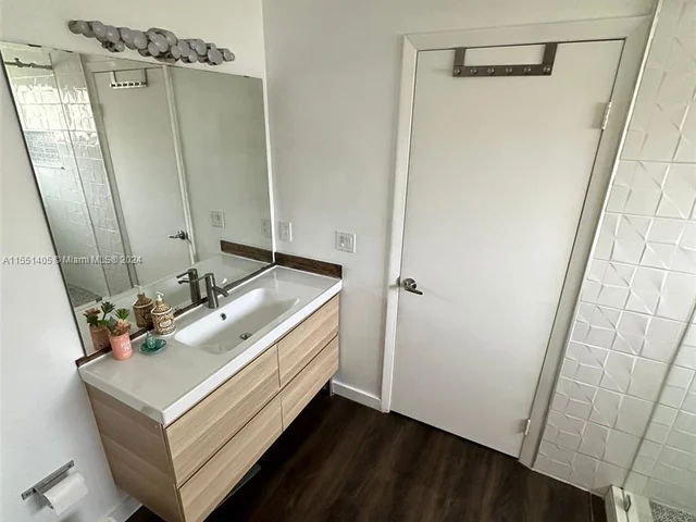 6027 NW 91st Ave, Tamarac FL 33321