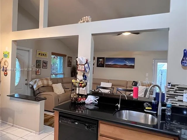 1741 SW 85th Ave, Miramar FL 33025