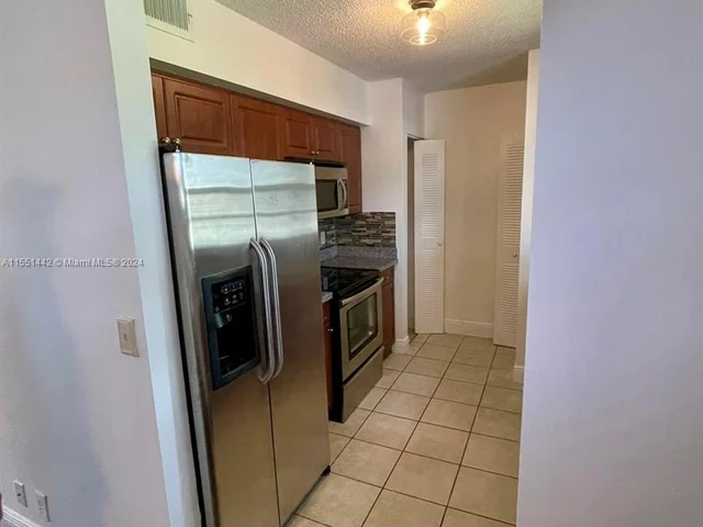 333 SW 86th Ave # 201, Pembroke Pines FL 33025