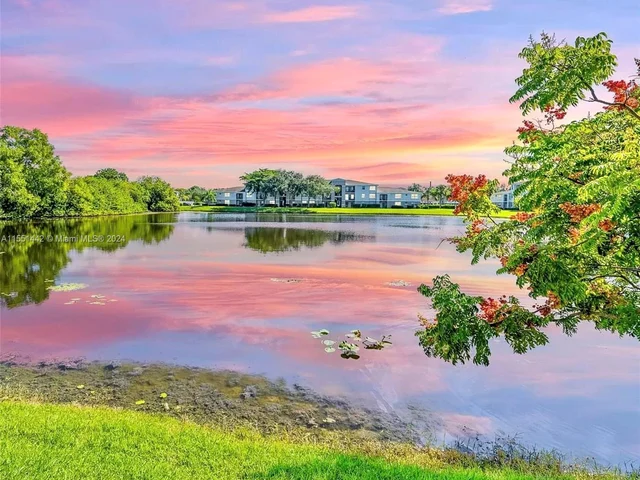 333 SW 86th Ave # 201, Pembroke Pines FL 33025