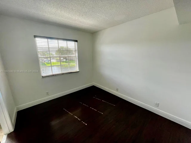 333 SW 86th Ave # 201, Pembroke Pines FL 33025