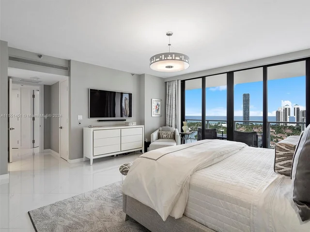 19500 Turnberry Way, Unit 18A, Aventura FL 33180