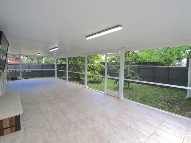 27953 SW 136th Pl, Homestead FL 33032