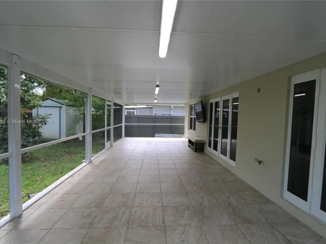 27953 SW 136th Pl, Homestead FL 33032