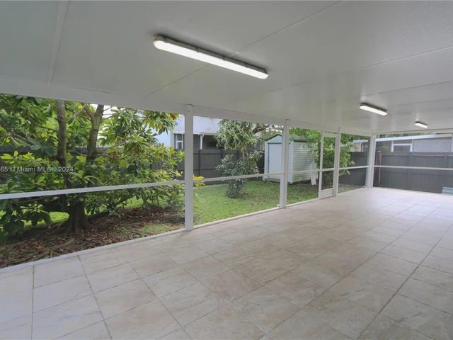 27953 SW 136th Pl, Homestead FL 33032