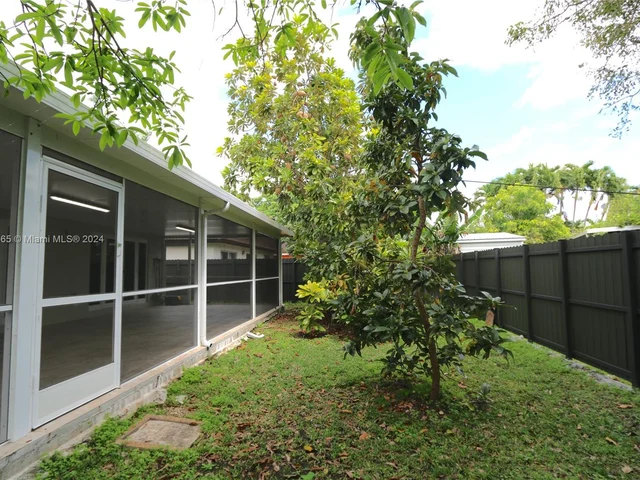 27953 SW 136th Pl, Homestead FL 33032