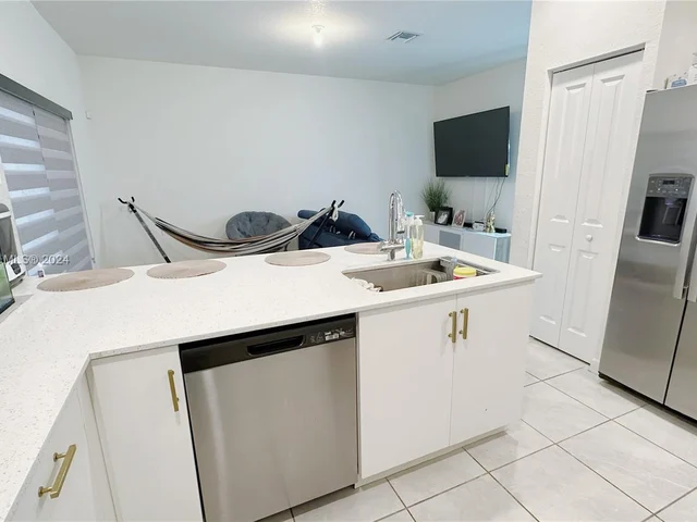 11426 W 33rd Way, Hialeah FL 33018