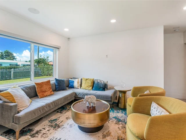 18321 NE 21st Ave, North Miami Beach FL 33179