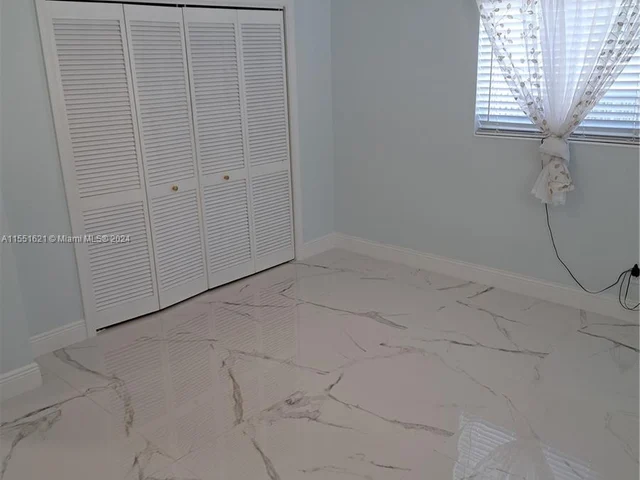 7790 NW 42nd St, Davie FL 33024