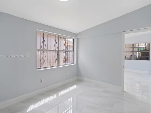 4100 NW 192nd St # 1, Miami Gardens FL 33055