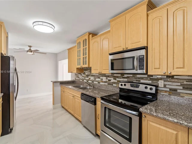 4100 NW 192nd St # 1, Miami Gardens FL 33055